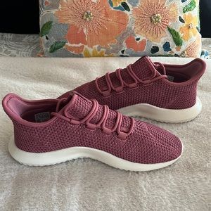 New! Adidas 🏃‍♀️Women's tubular Trace Maroon tennis shoes SZ: 9